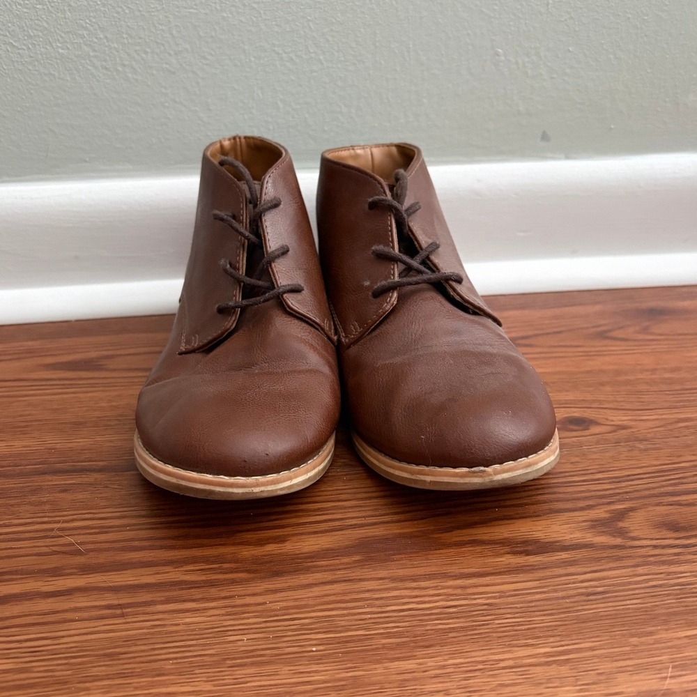 Cat & Jack Boys Brown Faux Leather Chukka Boots Ankle Shoes Size 6